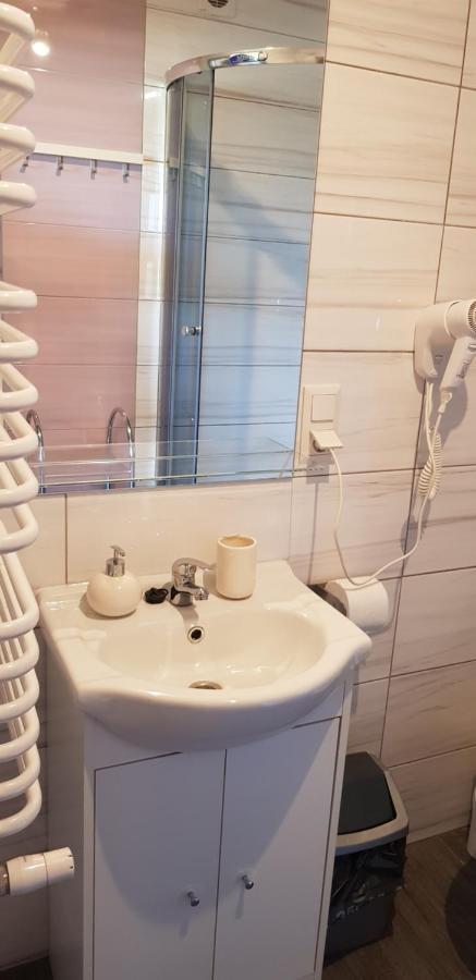 Apartamenty Maja -Pokoje - Domy Wakacyjne -Basen Podgrzewany -Jacuzzi - Sauna Leba Exterior photo